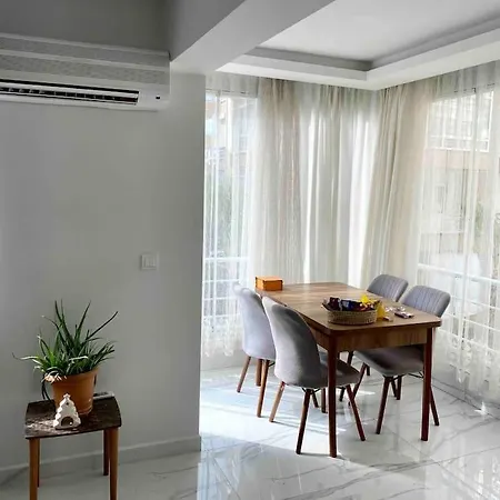 Cosy Apt. Near Heart Of شقة